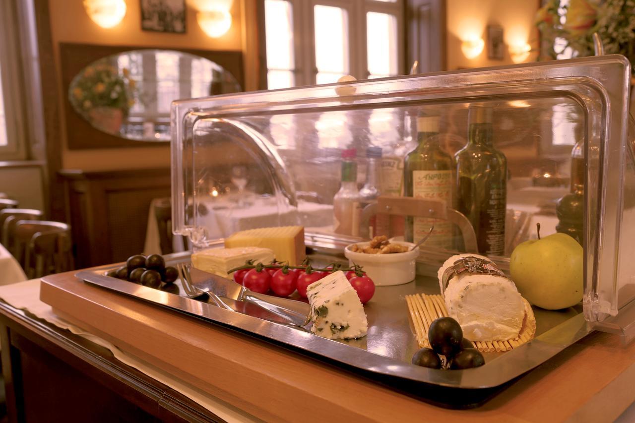 Hotel Brasserie Au Violon バーゼル エクステリア 写真