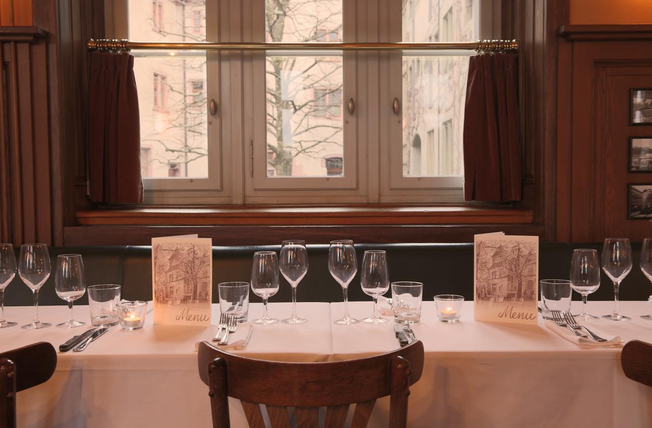 Hotel Brasserie Au Violon バーゼル エクステリア 写真